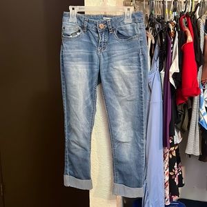 Cute cuffed jeans with small design